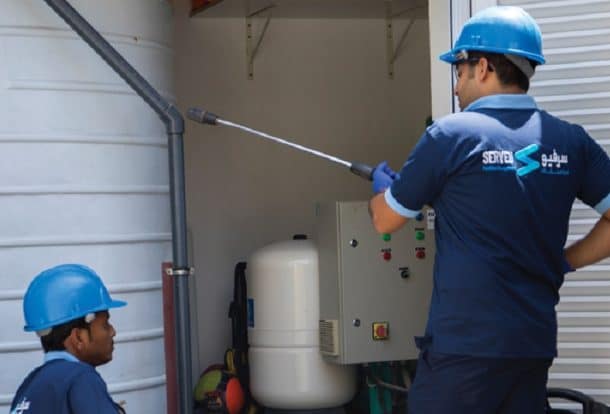 Water tank cleaning service